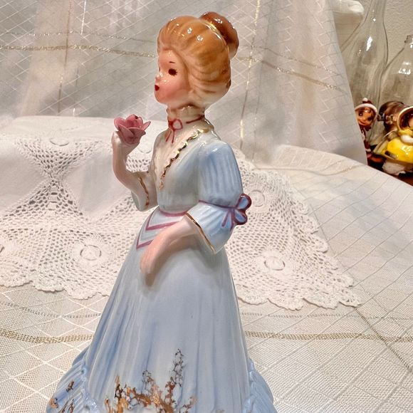 Vintage Josef Originals Victorian MARIA GIBSON GIRL Series Figurine - Picture 2 of 10